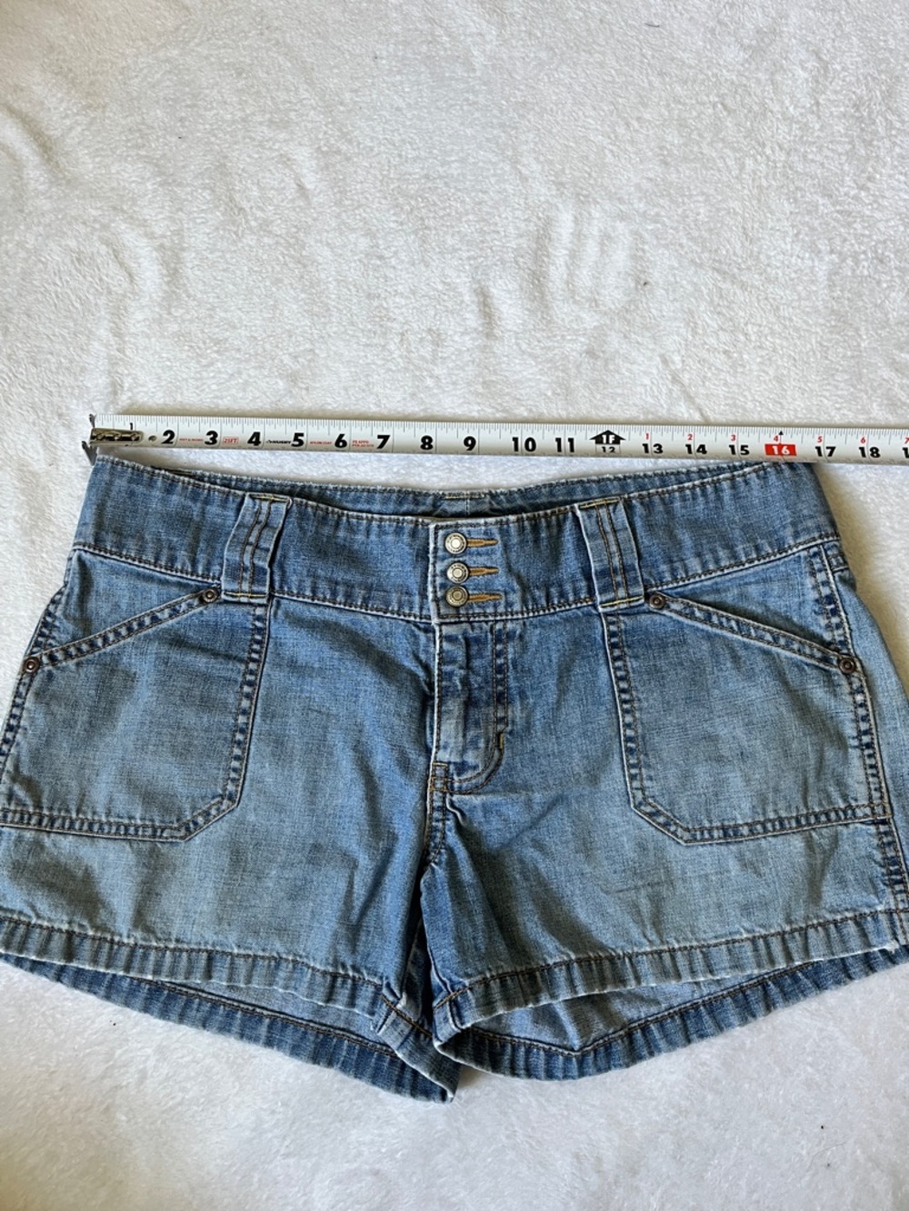Old Navy Low Rise Y2K shorts - Picture 3 of 5
